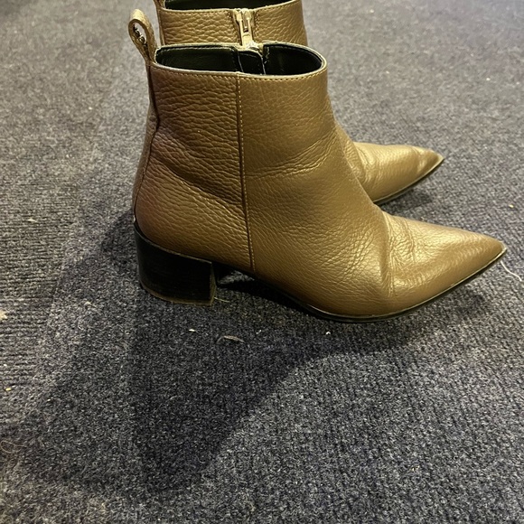 Everlane Boss Boot - Picture 2 of 4